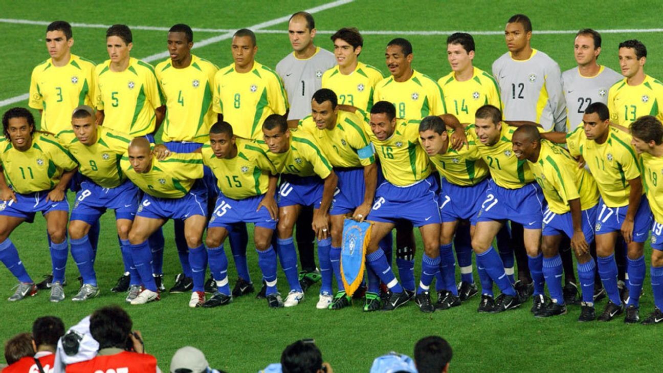 Camisa da Seleção Brasileira penta campeão de 2002 assinada pelo
